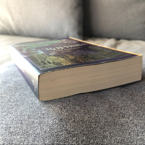 Seraphina ~ Rachel Hartman ~ Paperback ~ Young Adult - Picture 4 of 6